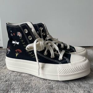 Converse Womens Chuck Taylor All Star Lift Sneakers, size 6 W